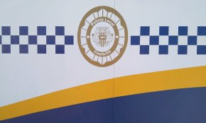 Detingut un jove francès per circular sense permís de conduir i per documentació falsa