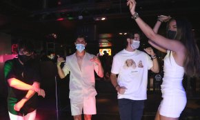 Es permet la reobertura de les terrasses de bars i discoteques fins les 3h de la matinada a partir del 23 de setembre
