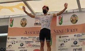 El ciclista cambrilenc Edgar Curto s'imposa en el LXVI Trofeo Sant Jorge-Santiago Blanquer d'Alcoi 