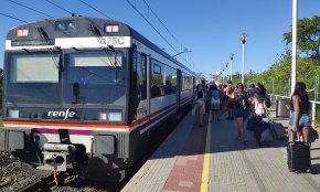 Es restableix la circulació de trens entre Salou-PortAventura i Barcelona