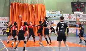 El CH Cambrils suma la tercera victòria, a la pista del Vilanova i la Geltrú, en el tercer partit de lliga