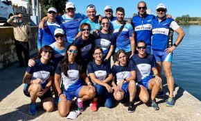 La tripulació del veterà femení de Vent d'Estrop, guanyadora de la primera regata de la Lliga de llarga distància