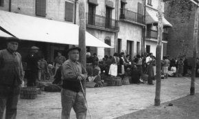 Mercat instal·lat a la façana del port / Dècada de 1950