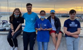 Laura Williams del Club Nàutic Cambrils queda primera sub16 femenina a la Regata Port Masnou