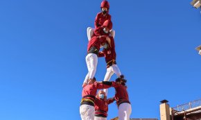 Els Xiquets de Cambrils descarreguen el primer castell després de dos anys