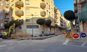 Una incidència a les obres de renovació de canonades a l'Eixample provoca talls de llum a diferents barris de Cambrils