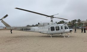 Aterratge improvisat d'un helicòpter a la platja del Regueral