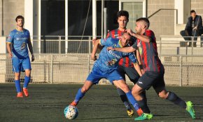El Cambrils Unió goleja per 0 a 5 al Batea i manté el liderat a falta de dues jornades