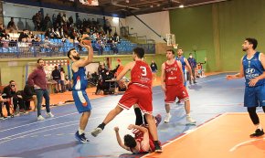 Primera derrota, per un punt de diferència, del CB Cambrils contra el CB Cantaires Tortosa