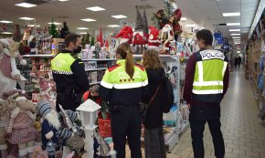 La Policia Local i l'Agència de Consum retiren 314 joguines que no complien la normativa