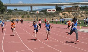 Es disputa el XXVI Campionat Local d'Atletisme amb la participació d'un centenar d'escolars