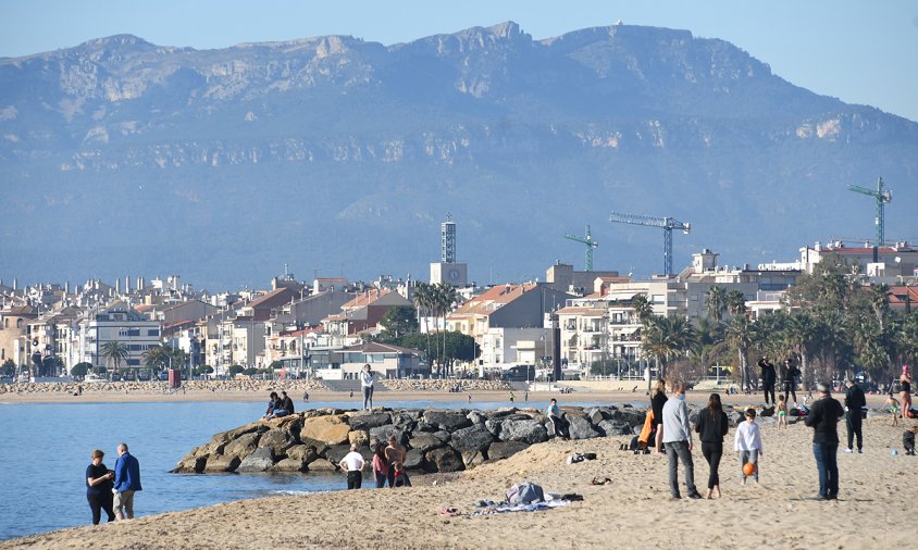 Gent a la platja del Cavet, aquest passat divendres 31 de desembre