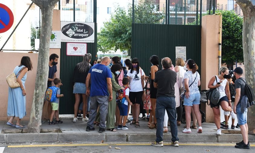 Imatge d'una de les entrades al col·legi Cardenal Vidal i Barraquer a l'inici del curs escolar, el passat mes de setembre