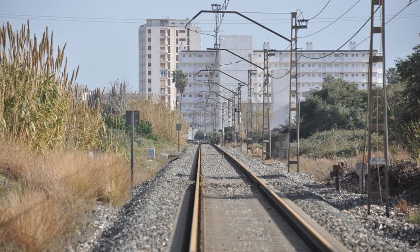 Traçat ferroviari en desús a l'alçada de Vilafortuny