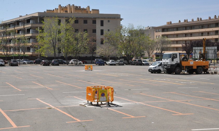El recent tancament de l'aparcament de l'Ateneu Juvenil reduirà un nombrós nombre de places d'aparcament