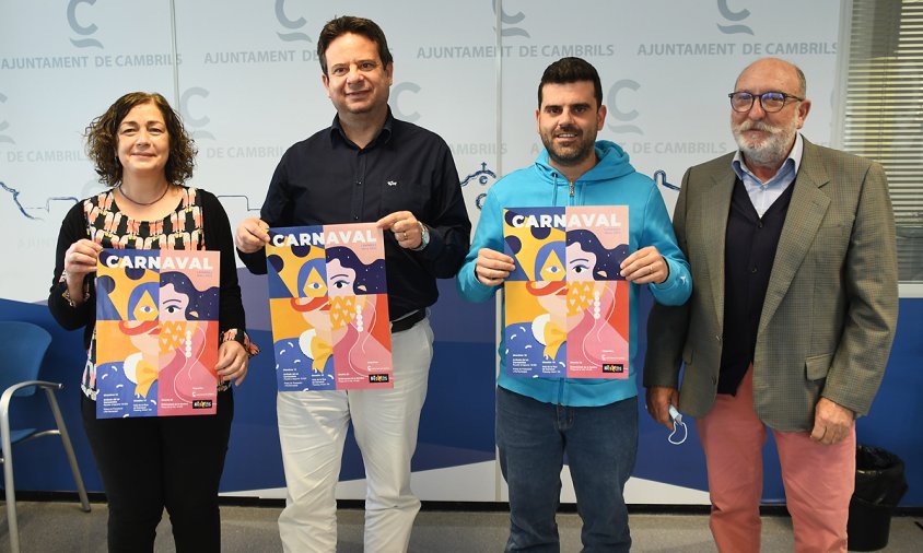 Concep Ferrer, tècnica de Festes; Oliver Klein, alcalde; Marc Luque, representant de la Nit d'Artistes i Joan M. Artigau, regidor, en la presentació dels actes del Carnaval 2022