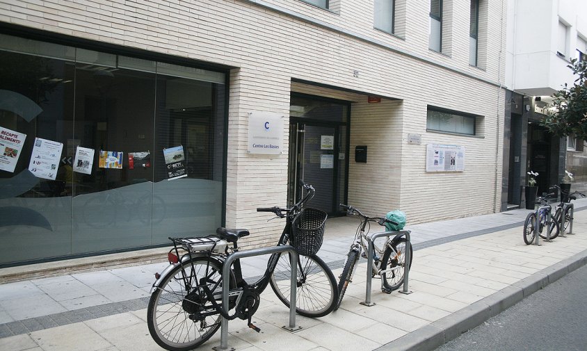 Imatge d'arxiu del Centre Cívic Les Basses, des d'on es reben i atenen les persones afectades