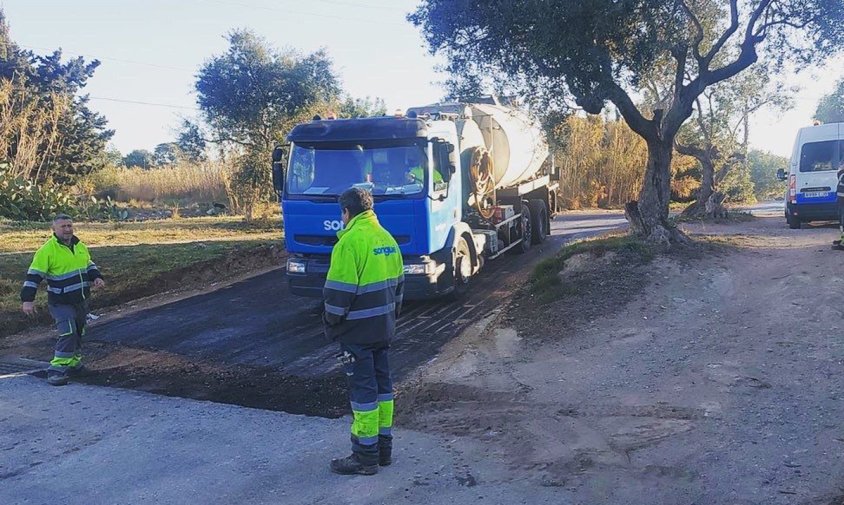 Treballs de condicionament a l'aparcament del Camí del Corralet