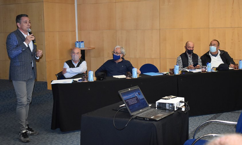 Imatge de l'assemblea del Club Nàutic Cambrils