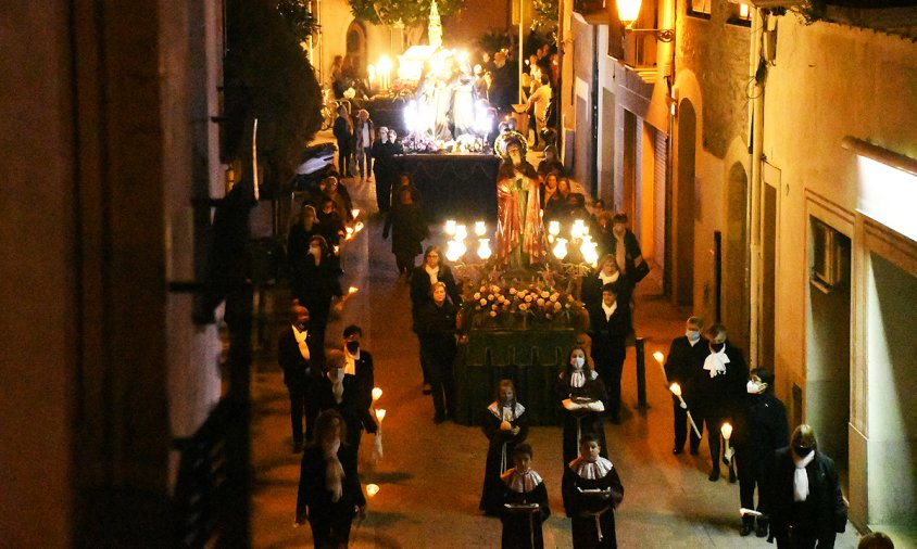 Pas de la professó del Sant Enterrament pel carrer de Sant Plàcid