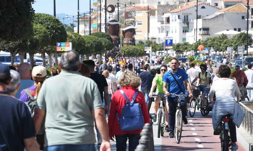 Ambient al passeig marítim, aquest passat diumenge a mig matí