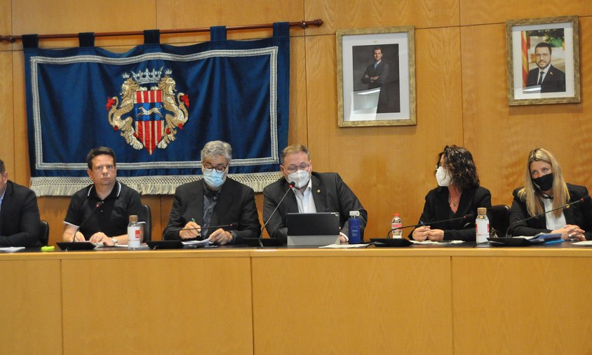 Un moment de la intervenció del regidor d'Hisenda, David Chatelain, en la sessió plenària del passat divendres