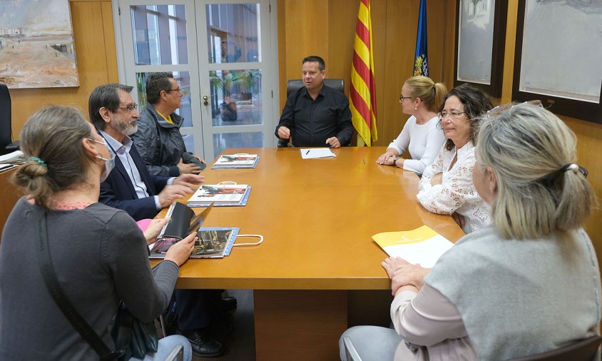 Imatge de la signatura del conveni a l'Ajuntament de Cambrils