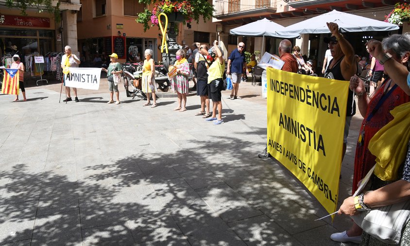 Concentració de les Àvies i Avis, ahir, a la plaça de la Vila