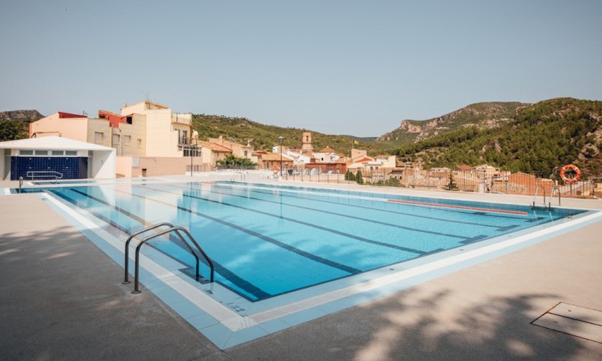 Imatge de la piscina municipal de Vandellòs