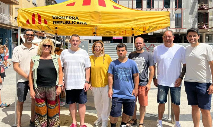 ERC Cambrils va muntar un estand a la plaça del Pòsit, el passat dissabte