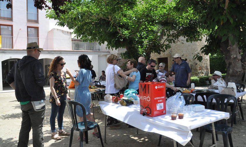 Imatge de la truitada popular que es va fer a la Torre del Llimó, el passat dissabte al migdia