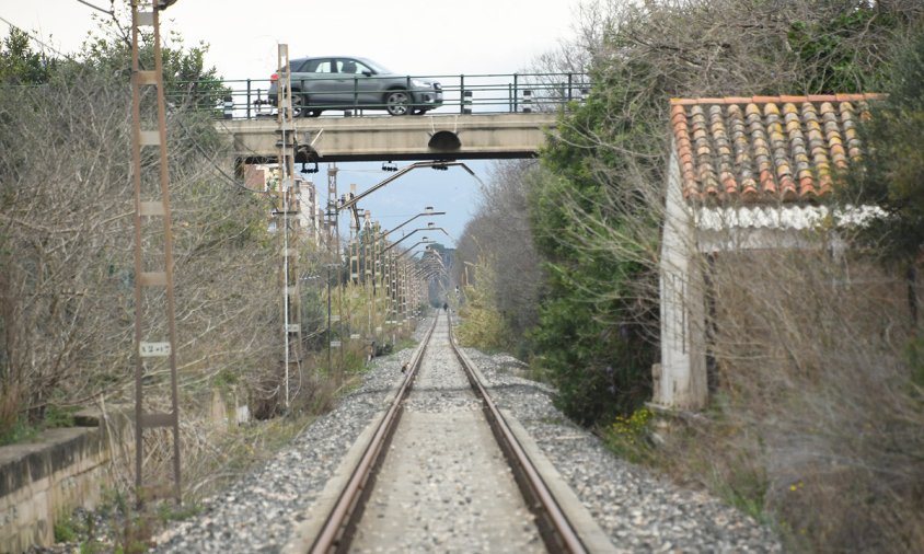 Aspecte de l'antic traçat ferroviari a l'alçada de Cambrils Badia