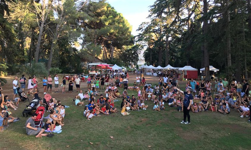 Un moment de l'actuació del mag Santos al Samà Slow Market, el dissabte a la tarda