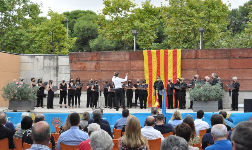 Imatge de l'actuació de la Coral Verge del Camí, en l'acte institucional de l'any passat