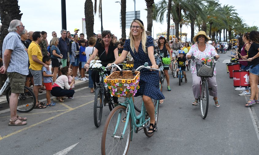 La sortida de la Fancy Women Bike Ride es va fer al passeig de les Palmeres