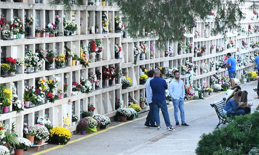 Zona dels nínxols del cementiri parroquial