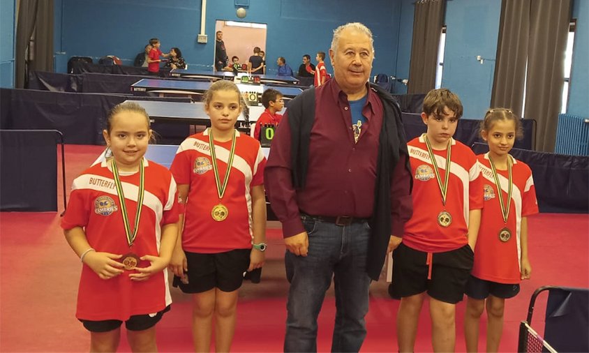 Imatge dels medallistes del CTT Cambrils