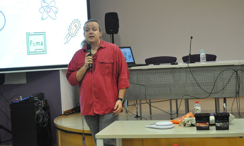 Un moment de la conferència taller a càrrec de Daniel Schorn García, ahir al vespre