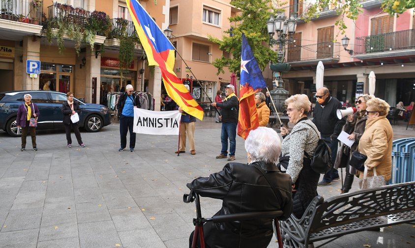 Concentració de les Àvies i Avis, ahir, a la plaça de la Vila