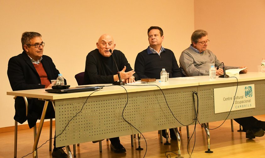 Alfred Arola, Pere Mestres, Oliver Klein i Antoni Sitges-Serra, ahir, en la presentació de la biografia d'Antoni de Gimbernat