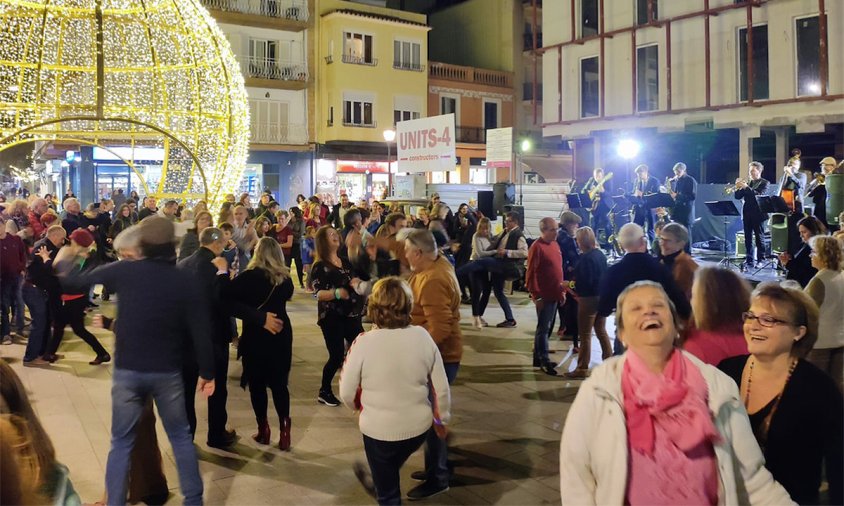 Ballada de swing a la plaça del Pòsit, el passat dissabte al vespre