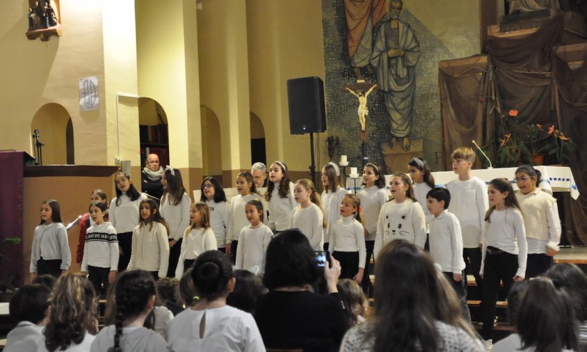 Un moment d'una de les actuacions dels alumnes de l'EMMC, ahir a la tarda, a l'església de Sant Pere