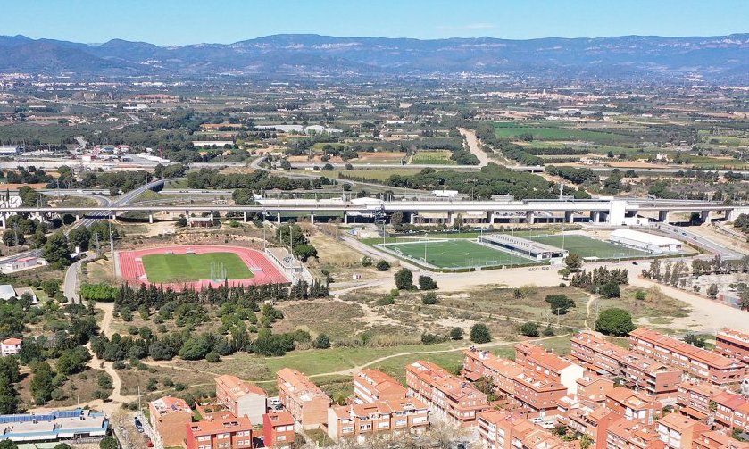 Imatge aèria de la zona esportiva municipal, on s'hi construiria el nou pavelló i la piscina olímpica