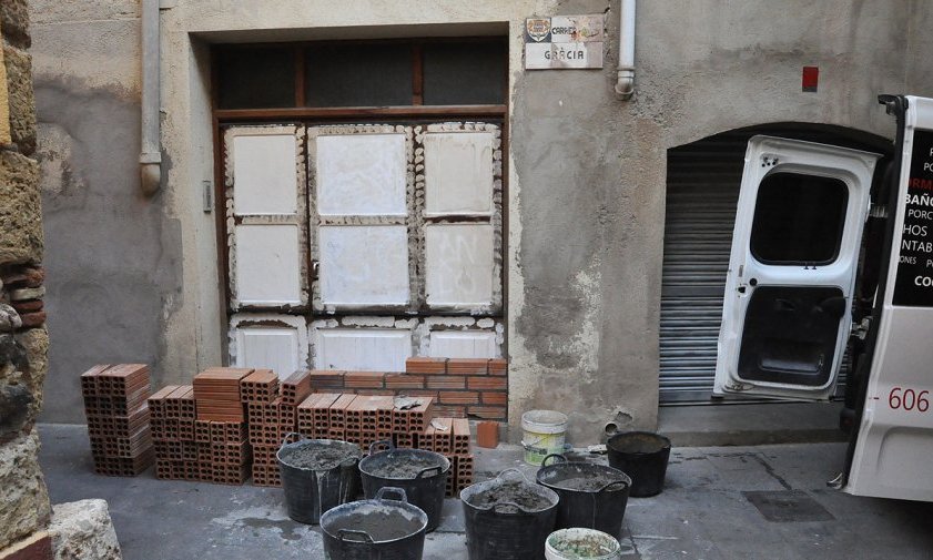 Casa del carrer de Gràcia que va ser ocupada, ara fa un any i mig