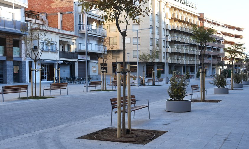 Aspecte actual de la remodelada plaça d'Aragó, on s'ubicarà l'escultura