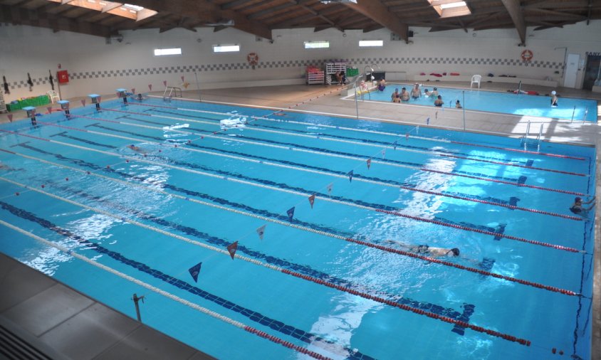Aspecte de la piscina del Palau Municipal d'Esports que té 25 metres de llargada