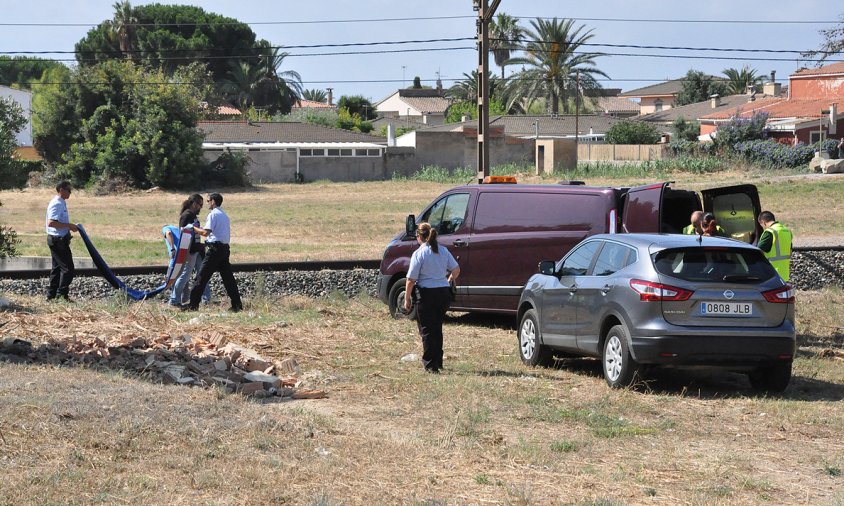 La dona morta ha aparegut sota el pont d'accés al barri de la Llosa des de l'antiga N-340