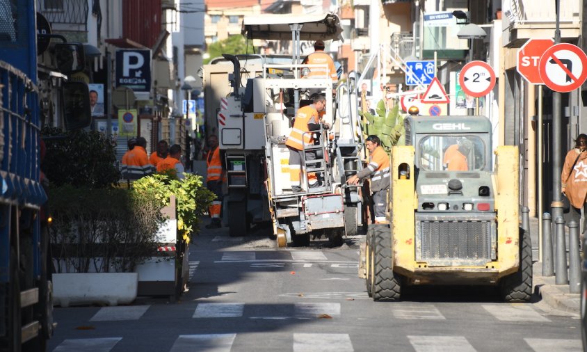 Imatge de les obres aquest matí al carrer Pau Casals