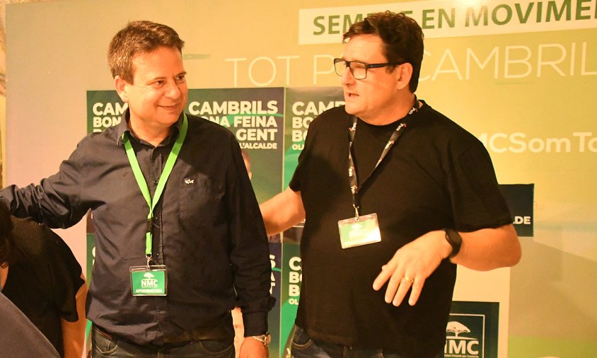 Oliver Klein i Antonio Martínez a la seu de l'NMC, la nit del 28 de maig, un cop coneguts els resultats de les eleccions