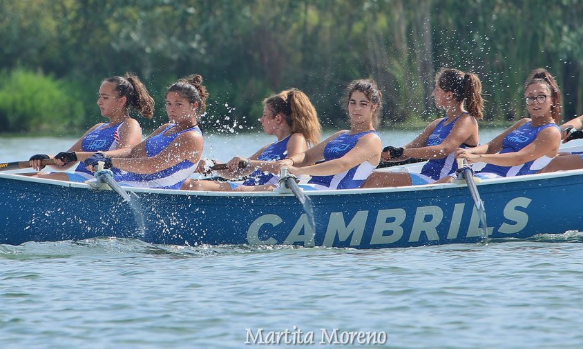 Imatge de la tripulació juvenil femení